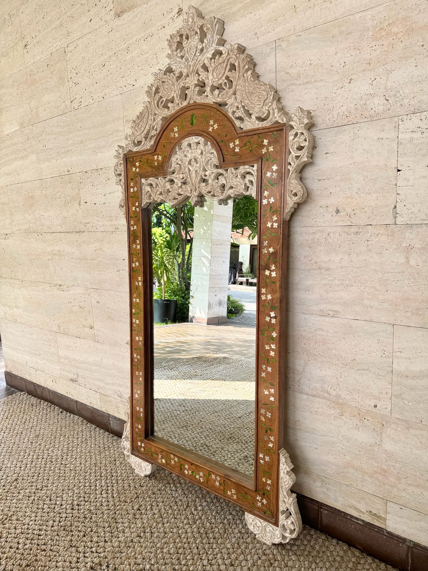 Bayla Mirror