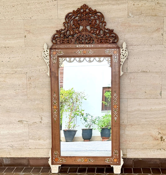 Dilara Mirror