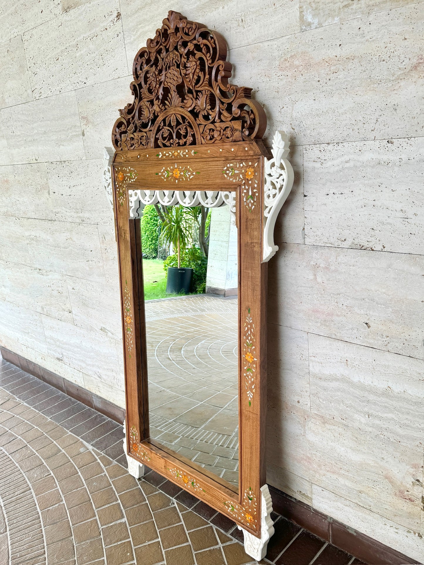 Dilara Mirror