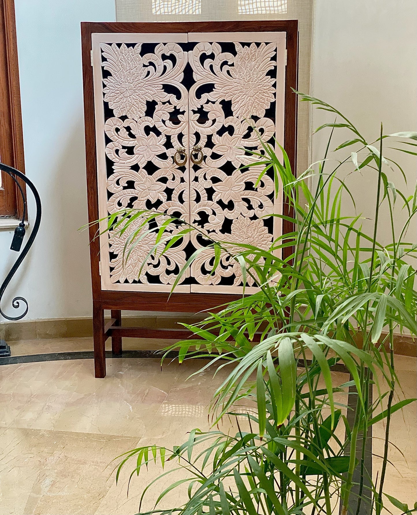 Chrysanth Cabinet